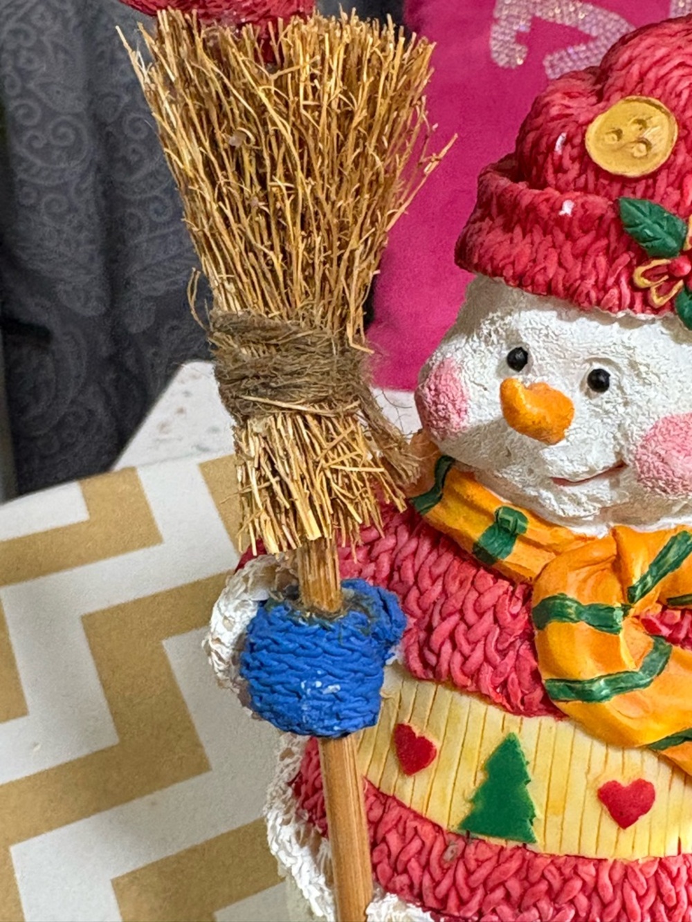 Vintage Resin Snowman with Cardinal and Bell - Classic Christmas Collection - Picture 6 of 16